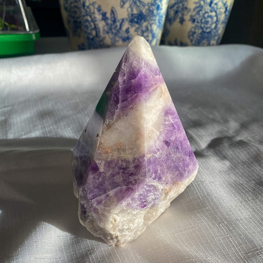 Chevron Amethyst Cut Base Point
