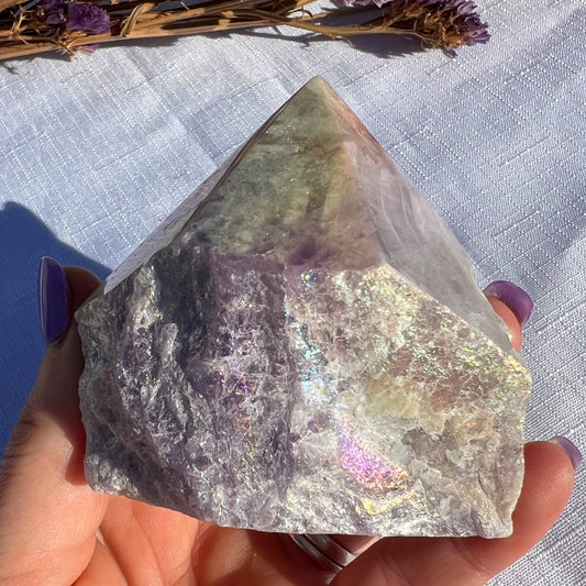 Chevron Amethyst Aura Cut Base Point