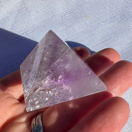 Clear Quartz Pyramid w Amethyst Inclusion