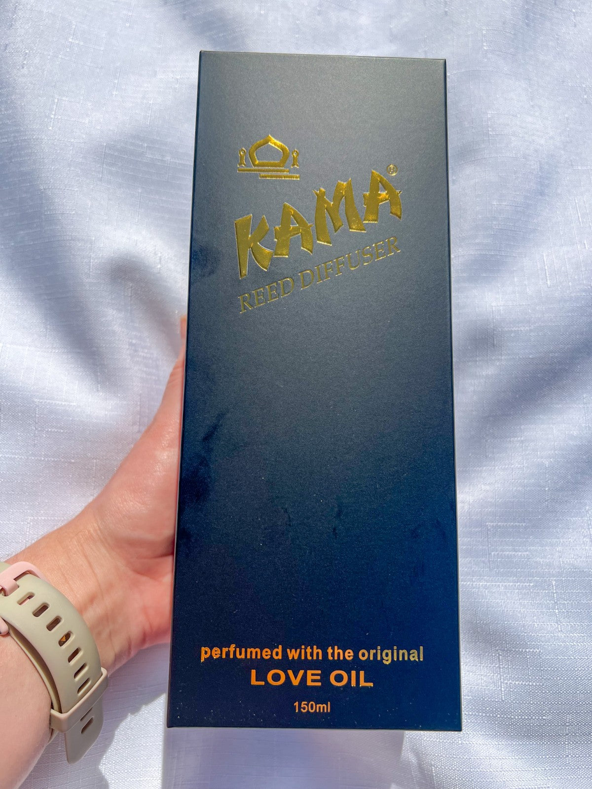 Kama Reed Diffuser – black glass jar with bamboo reeds, infused with the original Kama perfume oil scent for long-lasting home fragrance