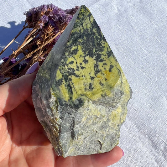 Seprentine Polished Cut Base Point