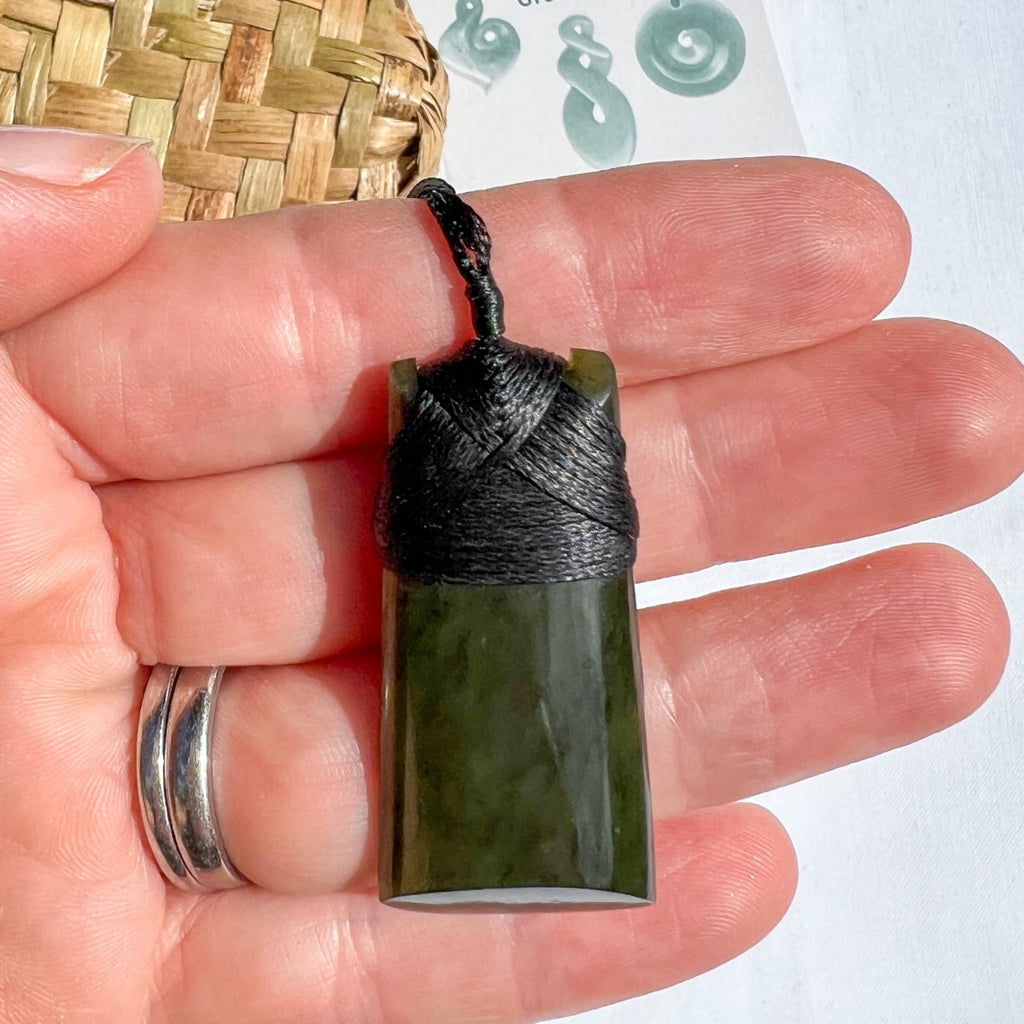 40mm New Zealand greenstone toki pendant with adjustable cord – genuine pounamu symbolising strength and determination. Ships fast from Australia. Free shipping over $100.