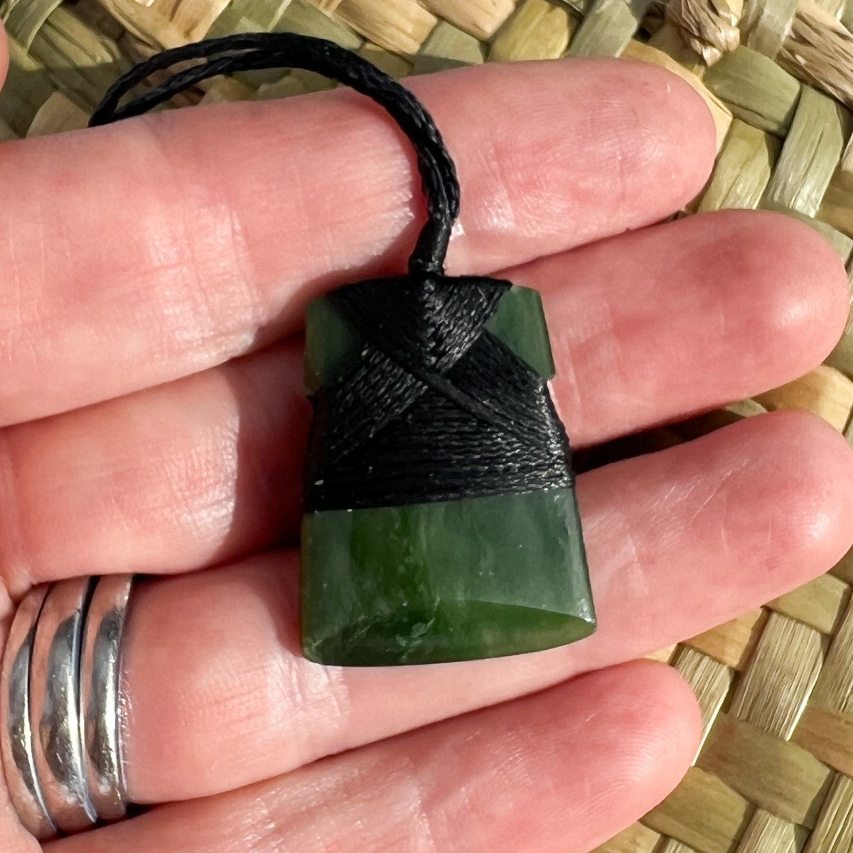 30mm NZ greenstone toki pendant with adjustable cord – genuine pounamu from New Zealand. Ships fast from Australia. Free shipping over $100.