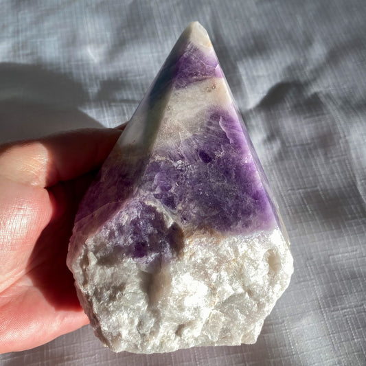 Chevron Amethyst Cut Base Point