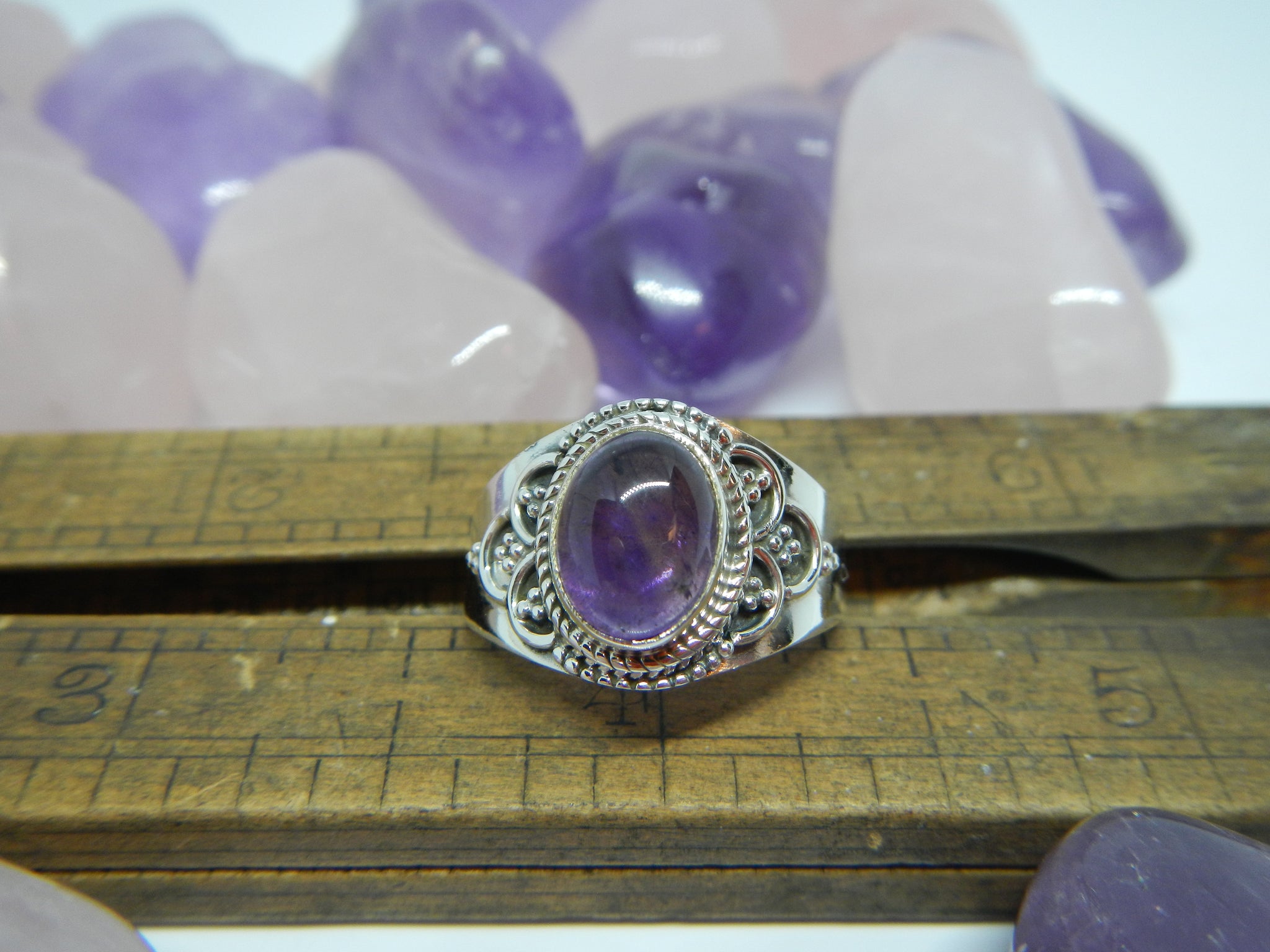 Size 8 - Amethyst & 925 Sterling Silver Ring