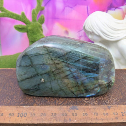 Labradorite Freefrom.