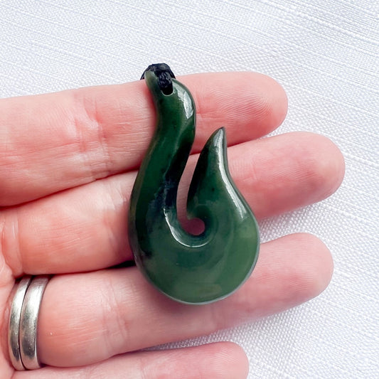 New Zealand Greenstone Hook Necklace 44mm