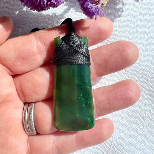 New Zealand Greenstone Toki Necklace 45mm