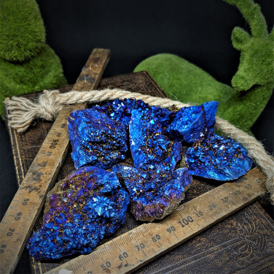 Electric Blue Titanium Aura Quartz - Medium.