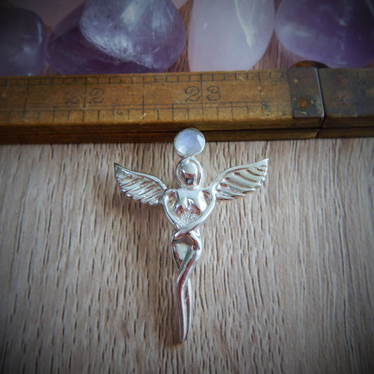 Moonstone & 925 Sterling Silver Pendant.